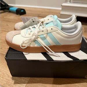 Adidas Women's Sneakers - Cream and Aqua